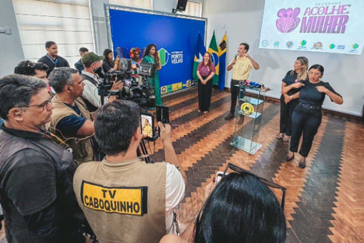 Acolhe Mulher facilita primeiro contato com a rede de proteção; serviço oferece atendimento remoto durante 24 horas 