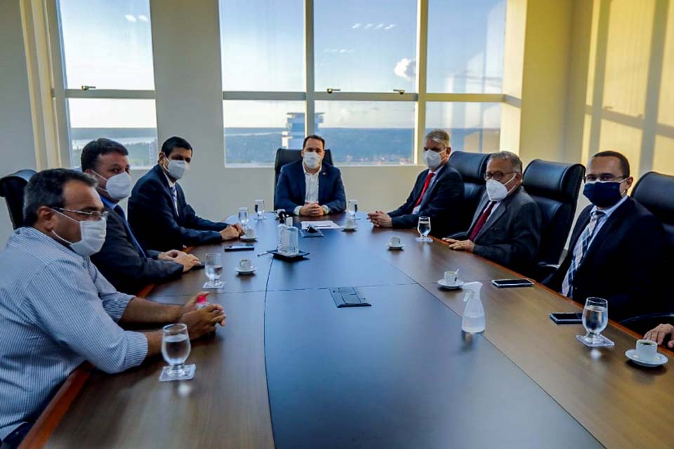 Presidente da ALE-RO Alex Redano recebe direção da OAB/RO e discute parcerias institucionais