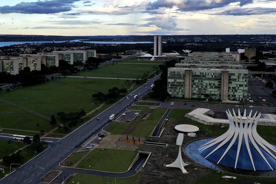 Governo economiza R$ 1 bilhão com trabalho remoto de servidores