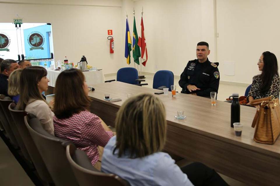 Promotoria de Justiça de Ji-Paraná recebe visita institucional de comandante da PM