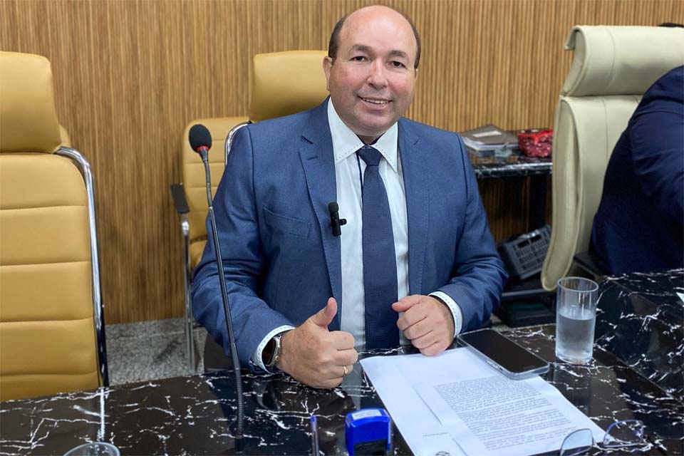 Rua Pernambuco no Bairro Três Marias/Conjunto Jamari é restaurada após pedido de Edwilson Negreiros