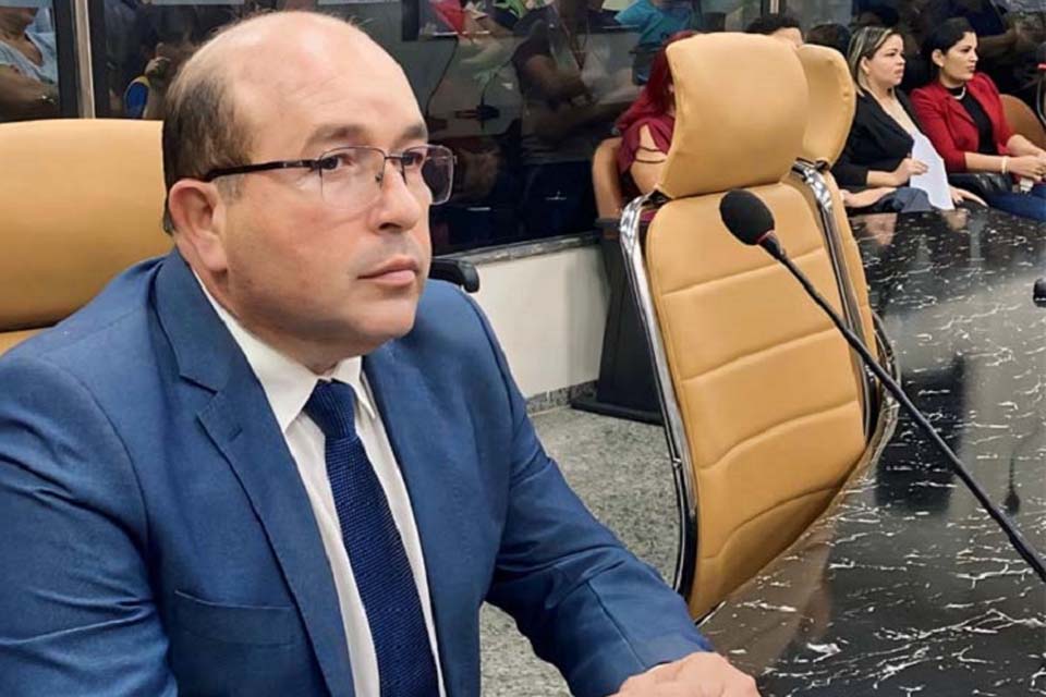 Edwilson Negreiros solicita à Prefeitura de Porto Velho e limpeza de canal no Lagoinha é concluída