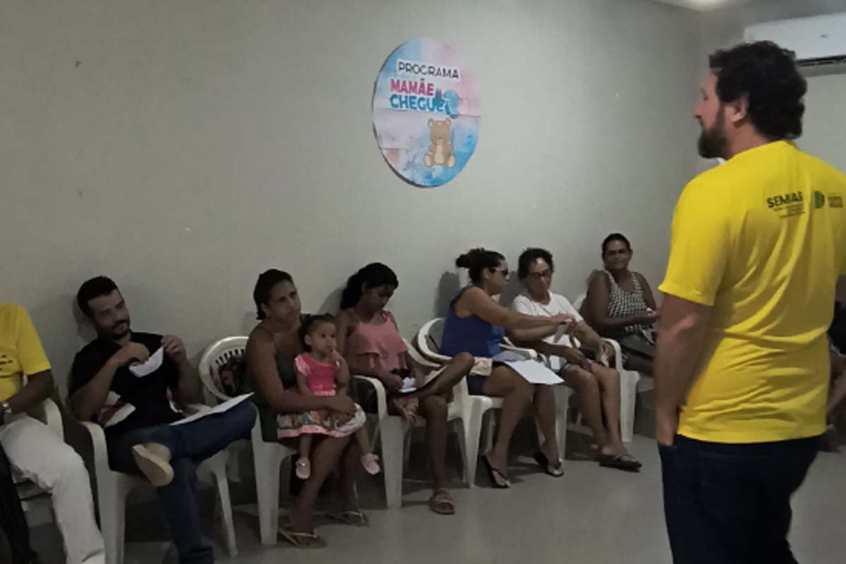 Cras Teodoro Crommo promove palestra e trabalho em grupo sobre valorização da vida
