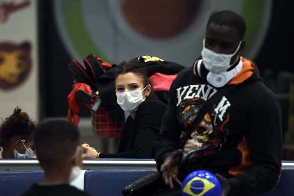 Número de casos confirmados no Brasil sobe para 14