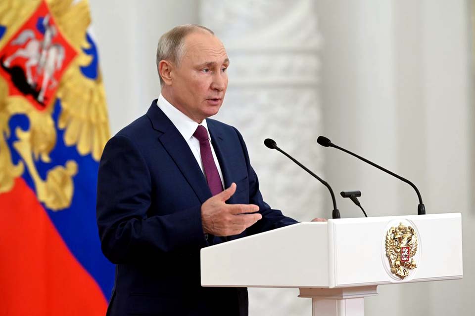 Putin recebe delegação russa que irá à Olimpíada sem bandeira nem hino