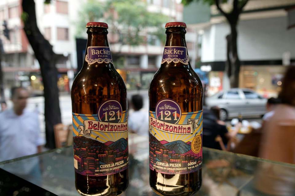 Análise mostra contaminação em mais 14 lotes de cerveja Backer