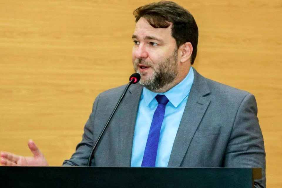 Presidente da Alero propõe extensão do piso nacional da enfermagem a técnicos do sistema prisional de Rondônia