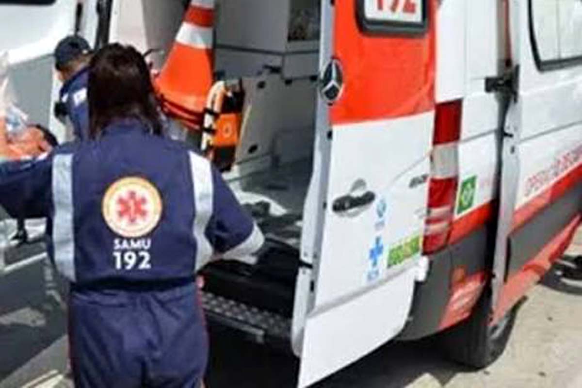Mulher é encontrada morta com perfurações em terreno baldio 