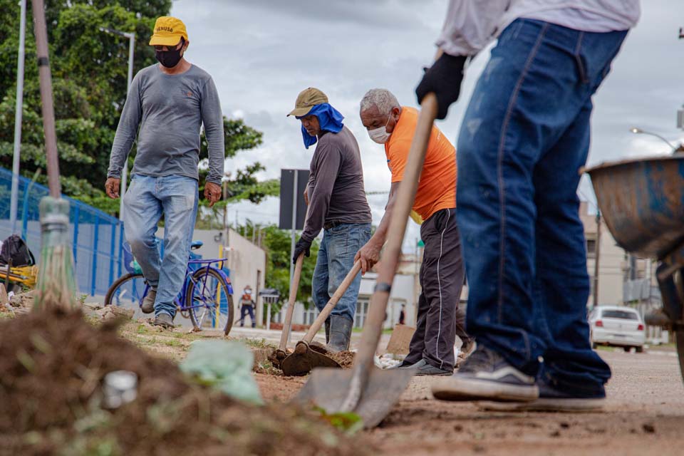 Avenidas e pontos comerciais da capital recebem mutirões de limpeza