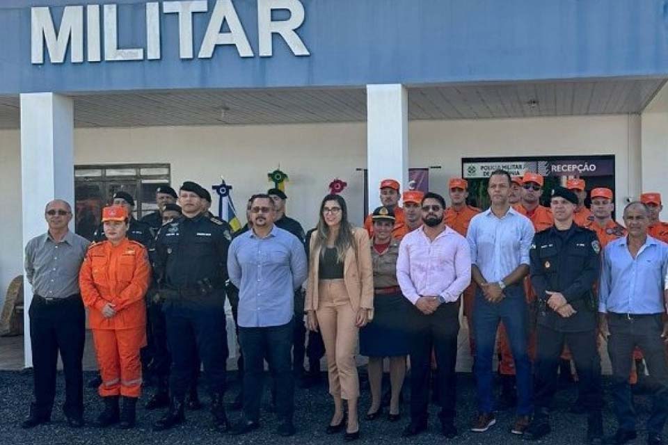 MP acompanha entrega de veículos e equipamentos de segurança em Espigão do Oeste