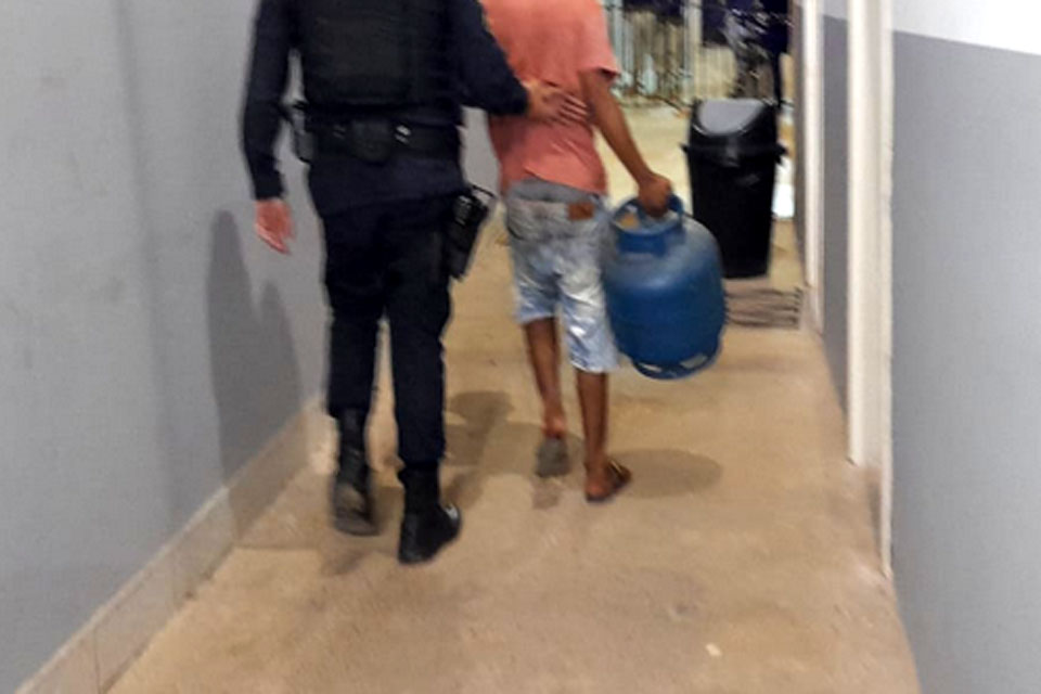 Adolescentes são apreendidos durante furto em chácaras na zona sul