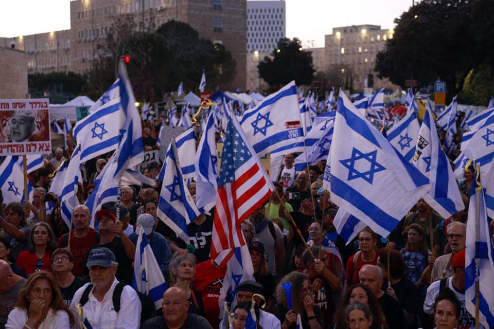Israel: Milhares de manifestantes pedem eleições antecipadas pelo segundo consecutivo 