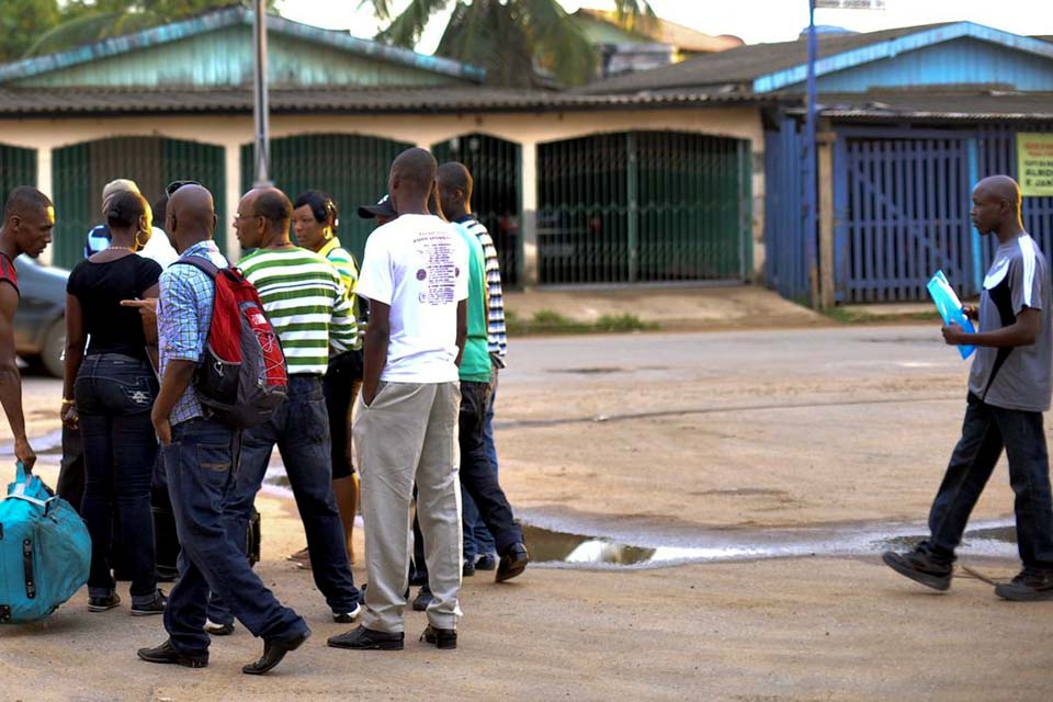 Governo agiliza vistos para haitianos com parentes no Brasil