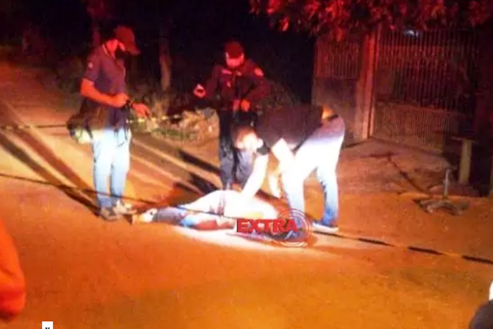  Para defender mãe, filho mata padrasto com varias facadas