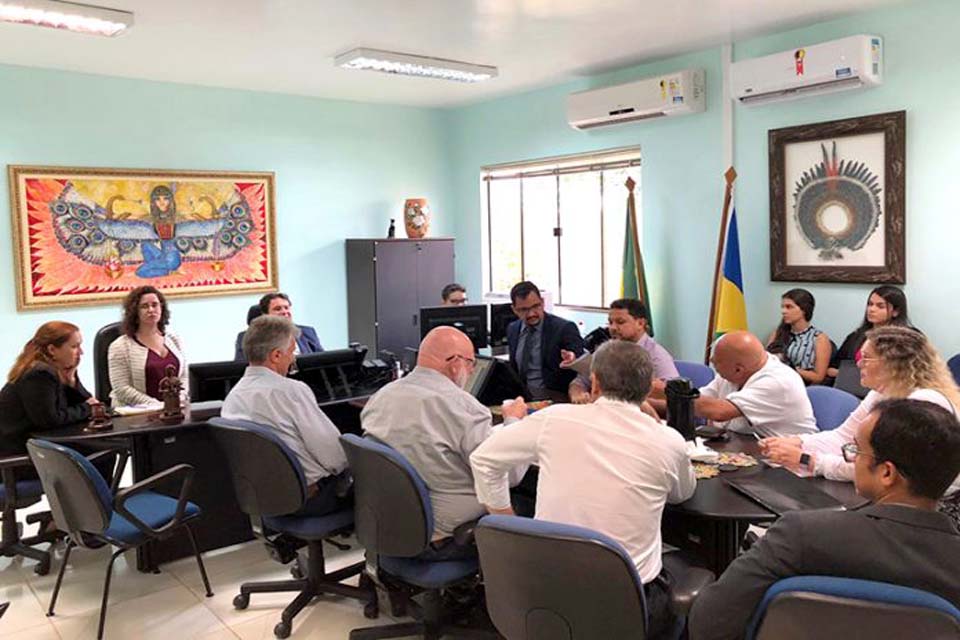 Na audiência do dissídio coletivo, Sindicato garante 13º tíquete alimentação aos trabalhadores do Credisis