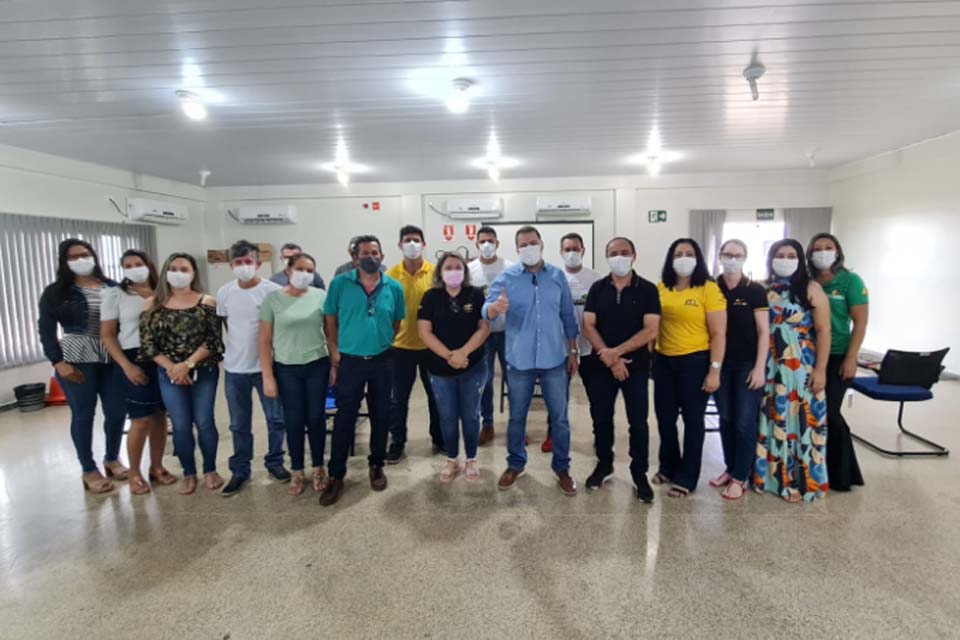 Servidores da Ciretran de Ariquemes agradecem presidente Alex Redano pela votação do PCCR