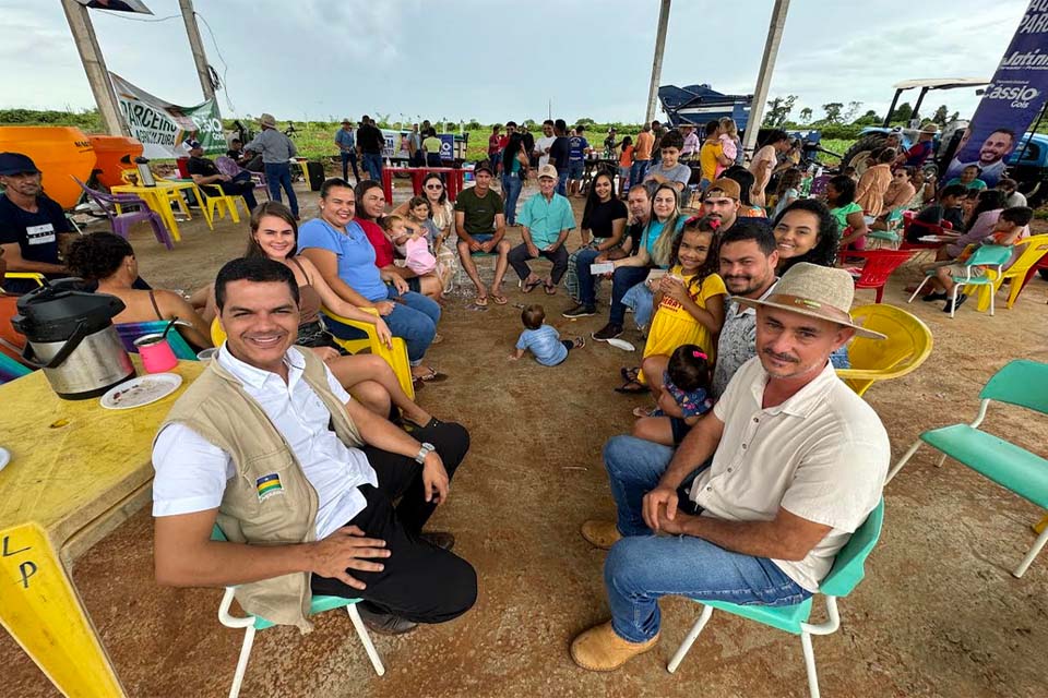 Cássio Gois entrega barracão e fortalece agricultura familiar em Nova Brasilândia