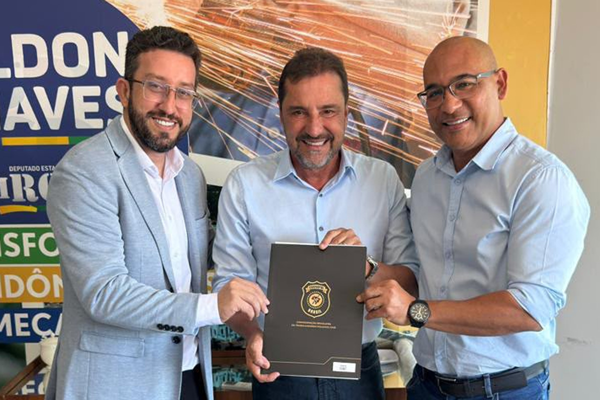 Policiais civis apresentam propostas de Segurança Pública para o pré-candidato ao Governo Hildon Chaves