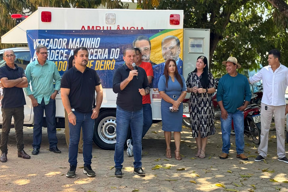 Deputado Cirone Deiró assegura recursos e população de Andreazza recebe ambulância