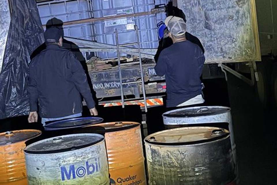 Caminhoneiro é preso com 15 tabletes de maconha escondidos em mudança na BR-319