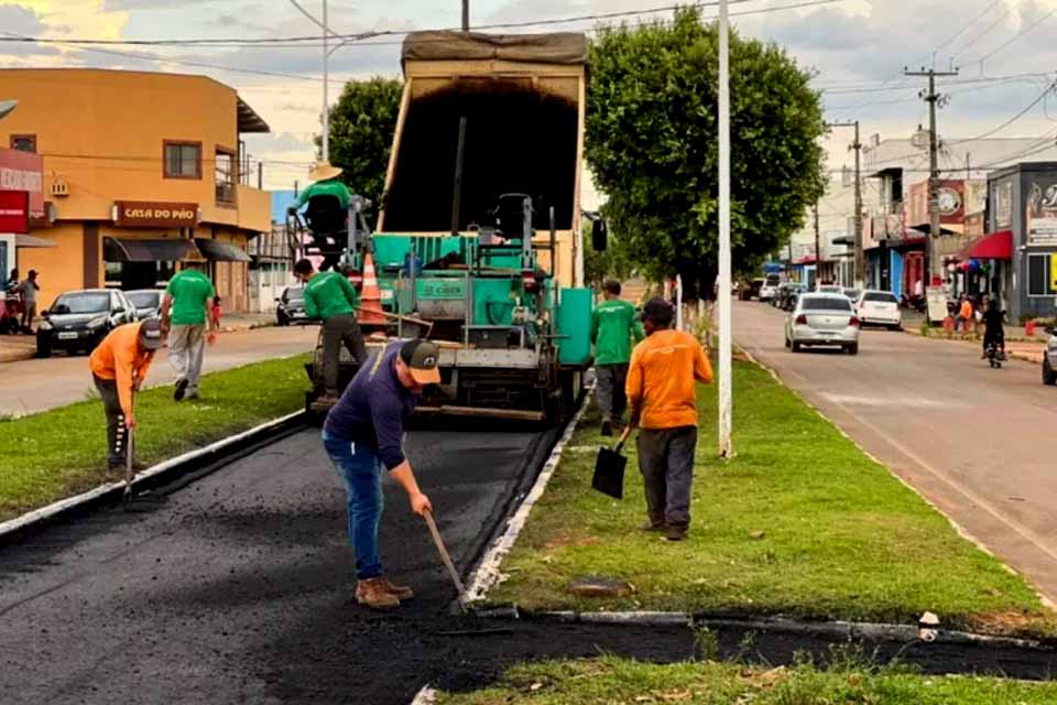 Prefeitura de Vilhena realiza revitalização da pista de caminhada da Avenida Paraná