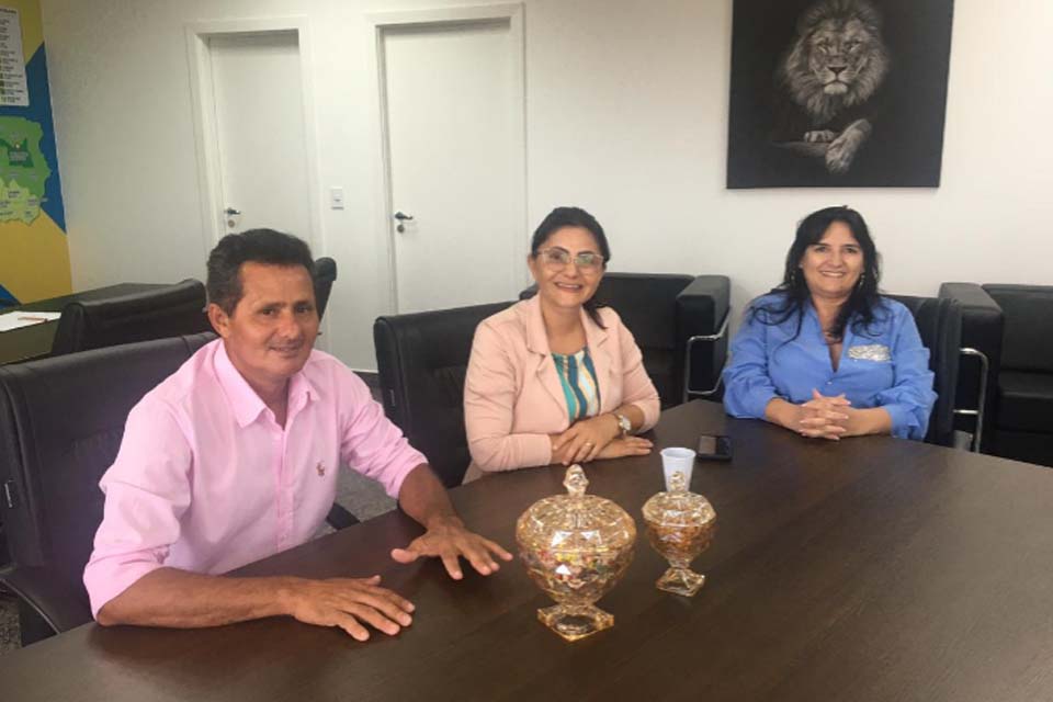 Vereadores de São Felipe do Oeste são recebidos no gabinete do Deputado Estadual Jean Mendonça