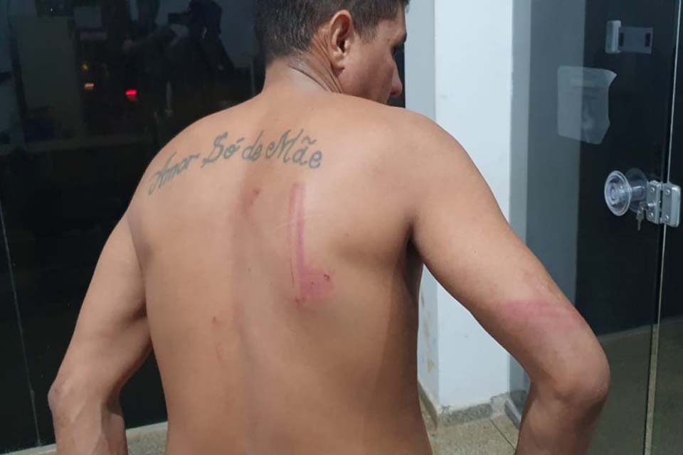 Cabeleireiro é surrado por quatro ladrões que roubaram seus objetos 