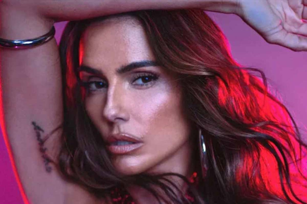 Deborah Secco é processada por vizinho em ação de R$ 96 mil