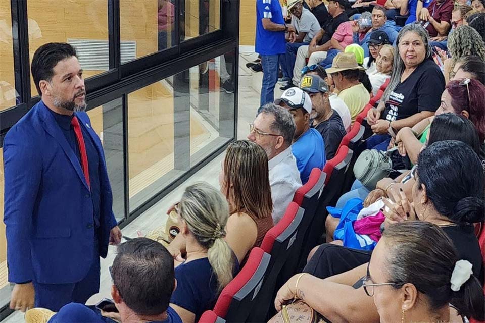 Deputado Delegado Camargo cobra valorização e melhores condições para profissionais da educação em Rondônia 