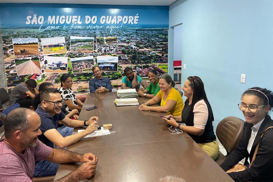 Lebrinha enaltece gestão de São Miguel do Guaporé por disponibilizar transporte gratuito para alunos até a Escola Abaitará