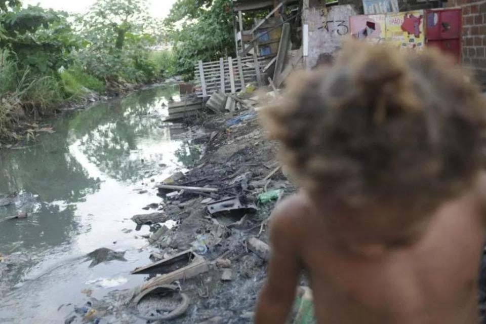Brasil: 30 milhões de crianças estão expostas aos riscos climáticos