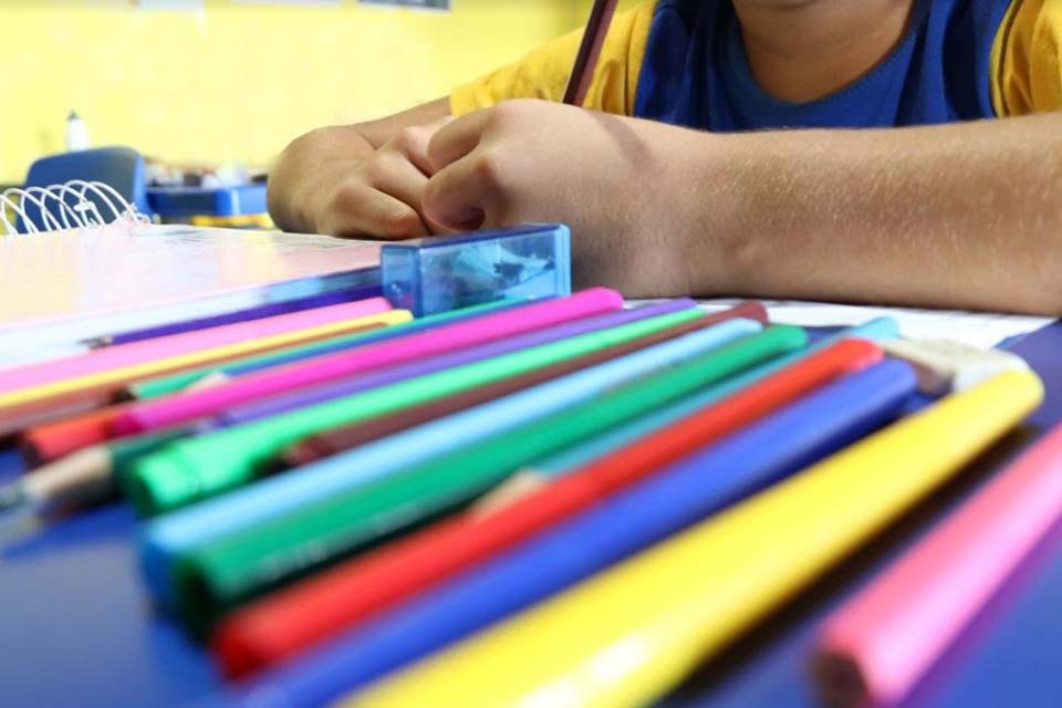 Desigualdades sociais dificultam acesso à educação infantil no Brasil