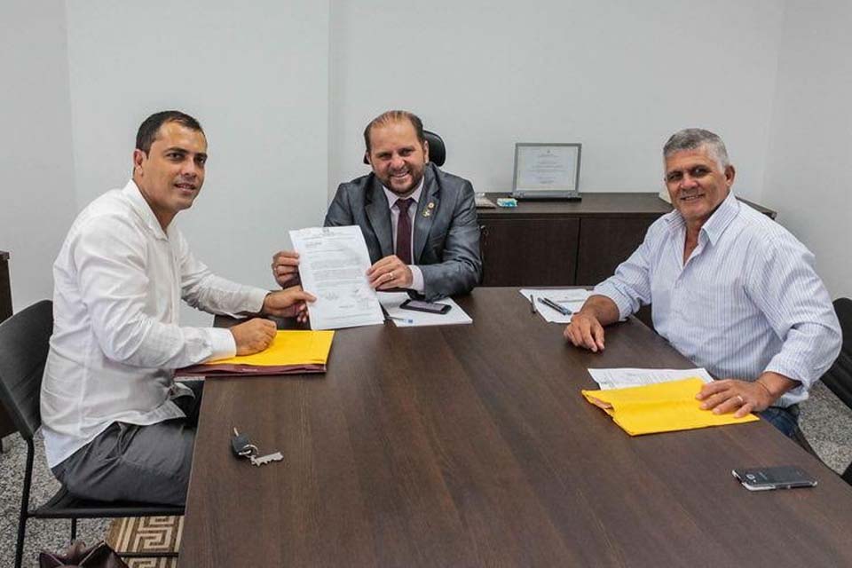 Deputado Cirone libera recursos para execução de obras em Escola do município de Primavera de Rondônia 