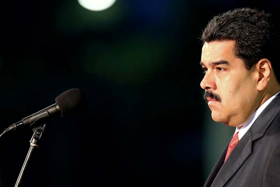 Nicolás Maduro anuncia ampla reabertura do comércio