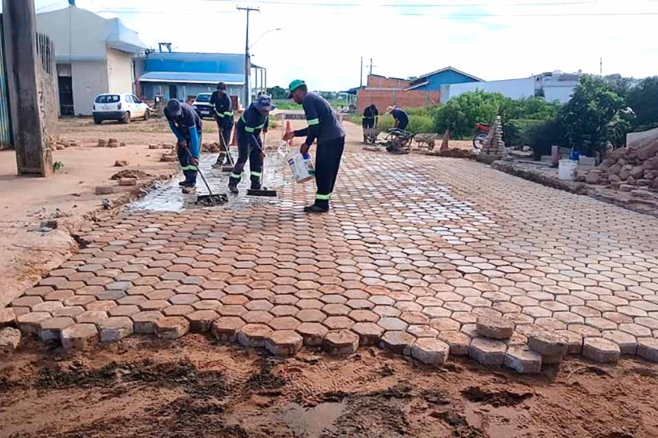Prefeitura de Ji-Paraná restaura ruas do bairro Santiago