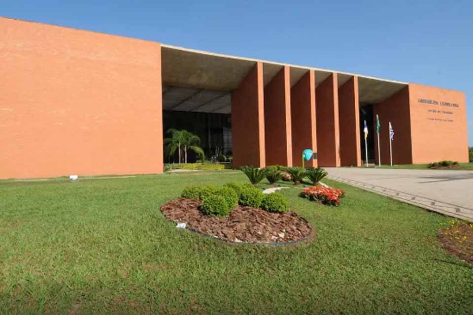 PF faz buscas em gabinetes de dez deputados estaduais do Tocantins