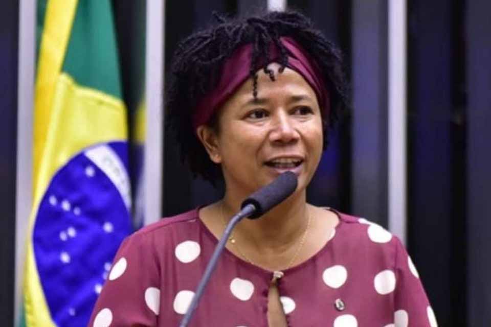 Deputada Sílvia Cristina pede ao Ministro das Cidades a conclusão do Morar Melhor II, em Ji-Paraná
