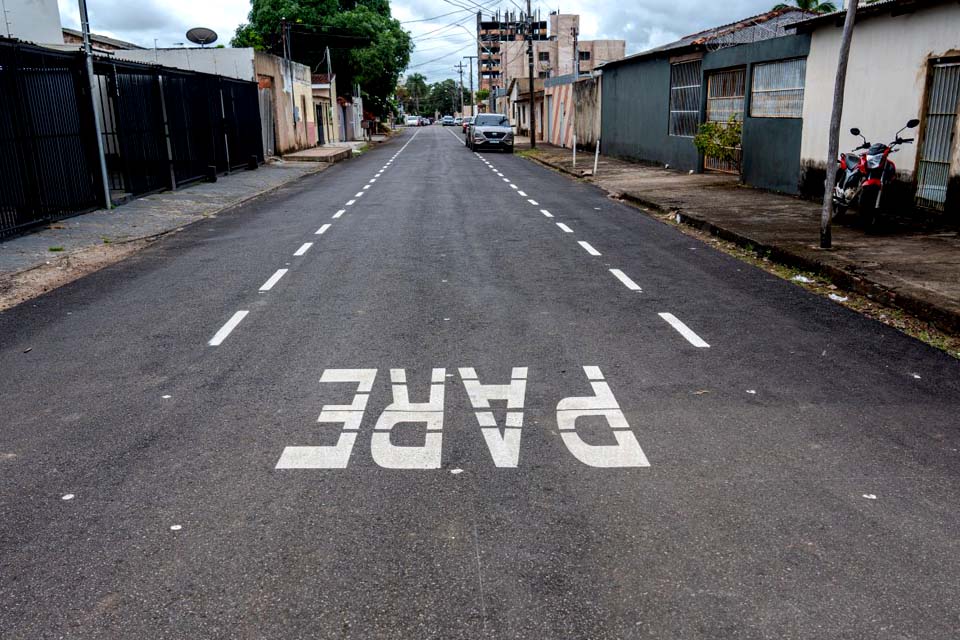 Pacote de obras leva recapeamento, sinalização das ruas e iluminação pública ao bairro Embratel em Porto Velho