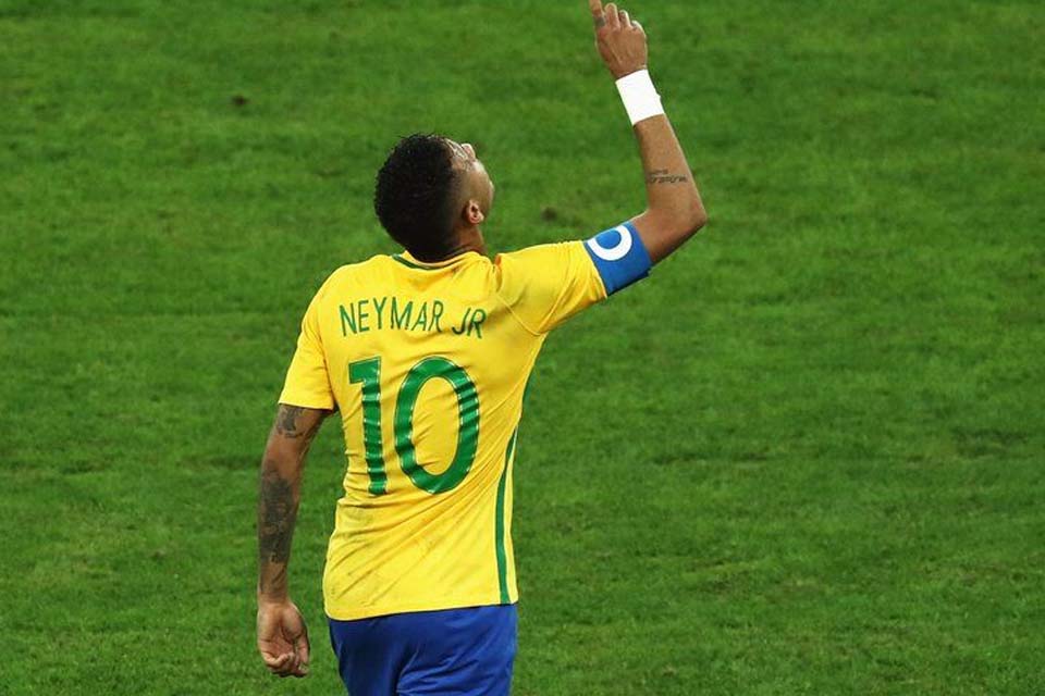 Neymar é convocado por Tite para amistosos da Seleção Brasileira e sofre com críticas
