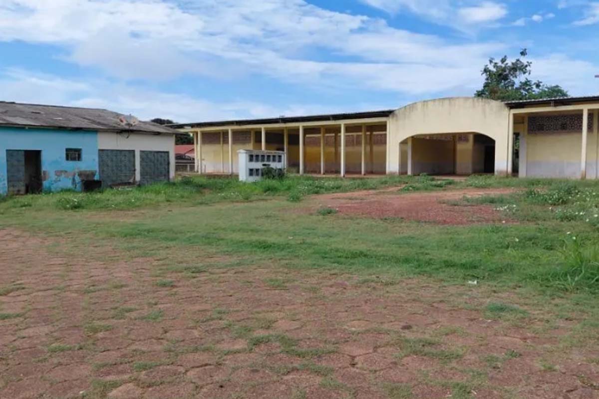 Mercado público de Guajará-Mirim continua com obras paralisadas
