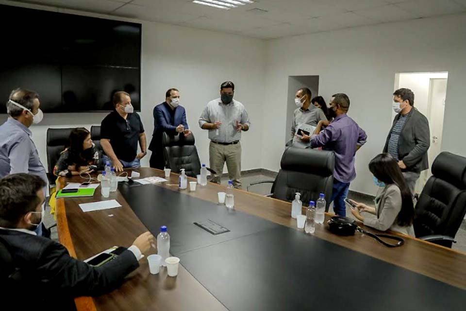 Deputada Cassia Muleta recebe SESAU E CERO para esclarecer denúncias recebidas pela Comissão de Saúde