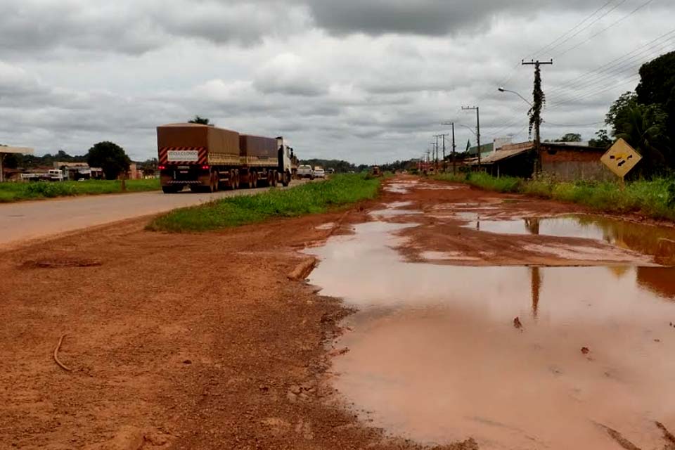 Município sofre com obra abandonada pelo DNIT; comerciantes são os mais prejudicados