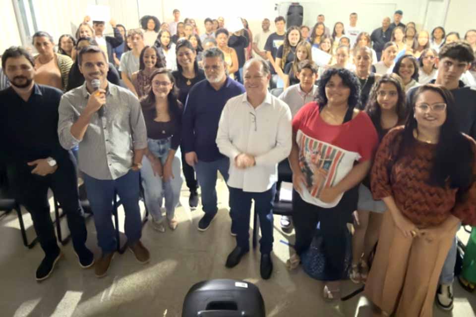 Escola do Legislativo leva curso de redação para o Enem a Monte Negro