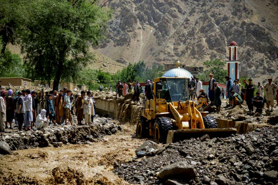 Enchentes no Afeganistão deixam 60 mortos e 180 desaparecidos