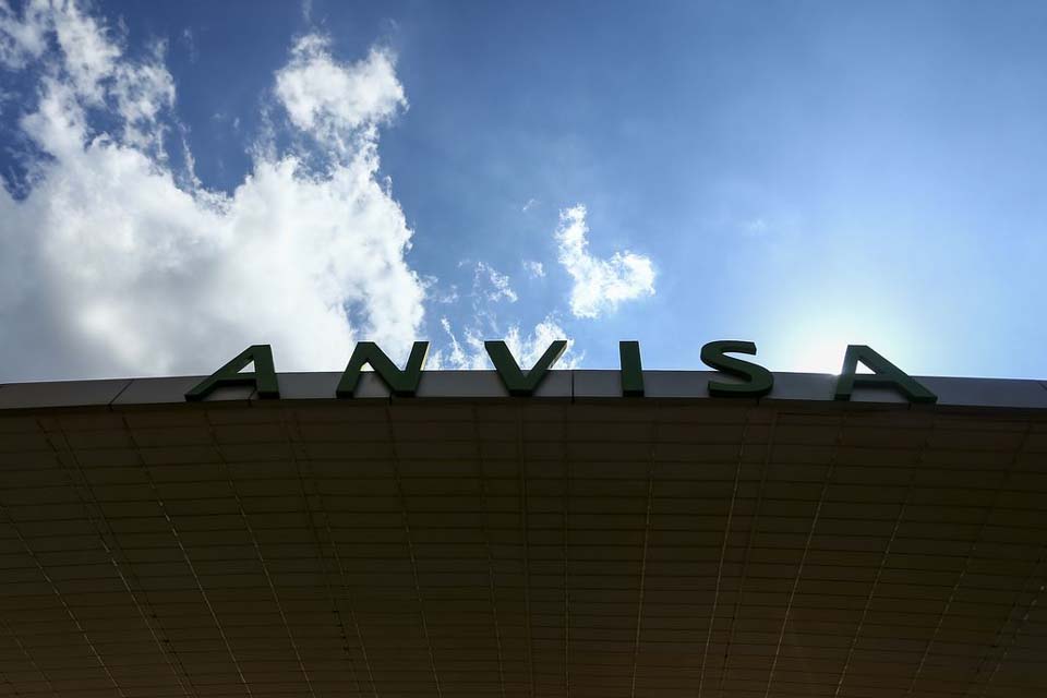 Anvisa analisa uso emergencial de nova vacina contra covid-19