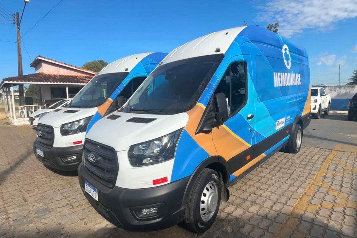 Prefeitura de Ji-Paraná entrega duas vans para transporte de pacientes em hemodiálise
