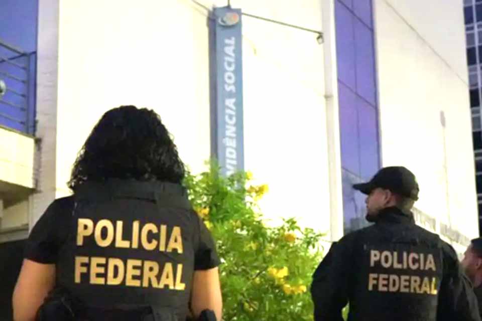 Operação da PF investiga descontos irregulares em benefícios do INSS