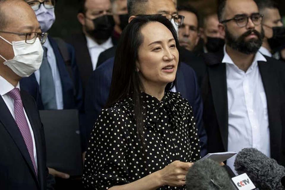 Após libertação de filha do fundador, Huawei diz que vai se defender de acusações dos EUA