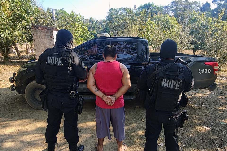 BOPE prende foragido escondido em Candeias do Jamari