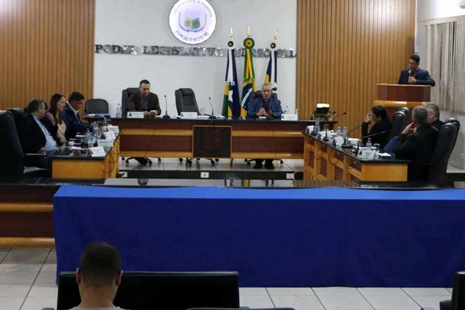 Câmara de Espigão do Oeste aprova todos os projetos durante a 32ª Sessão Ordinária